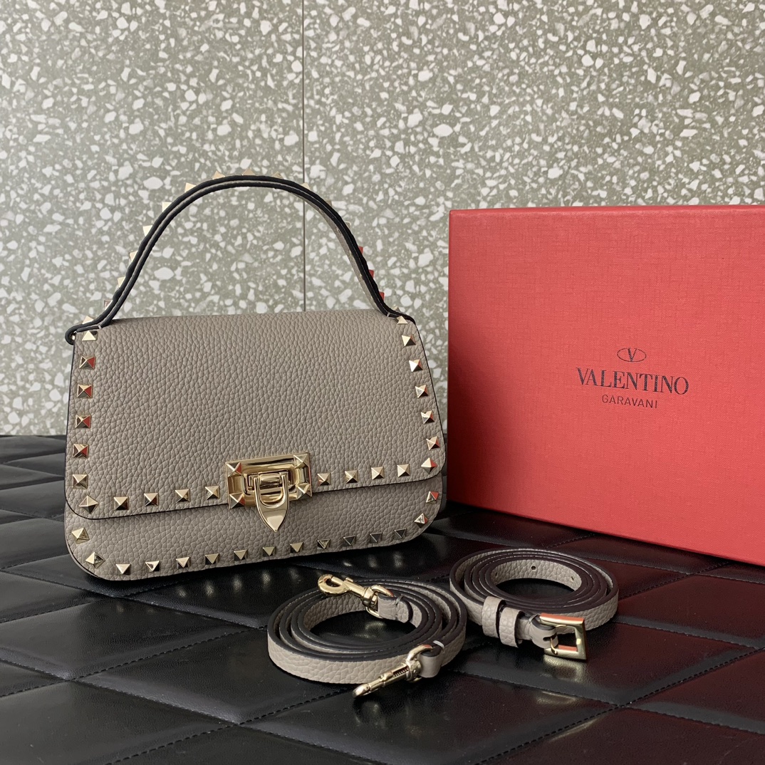 Valentino Garavani Rockstud Handbag Shoulder Bag in Grey Grainy Calfskin